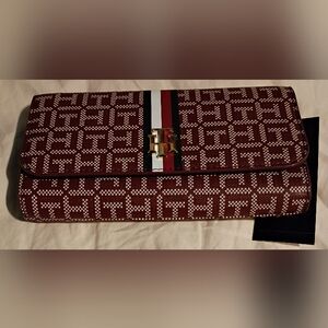 New & Unused Tommy Hilfiger Structured Signature Women's Monogram Wallet